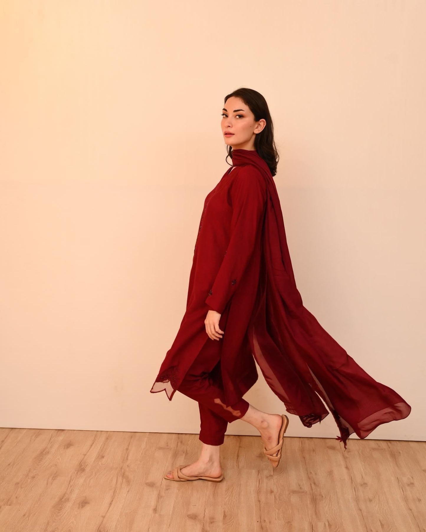 Maroon glam