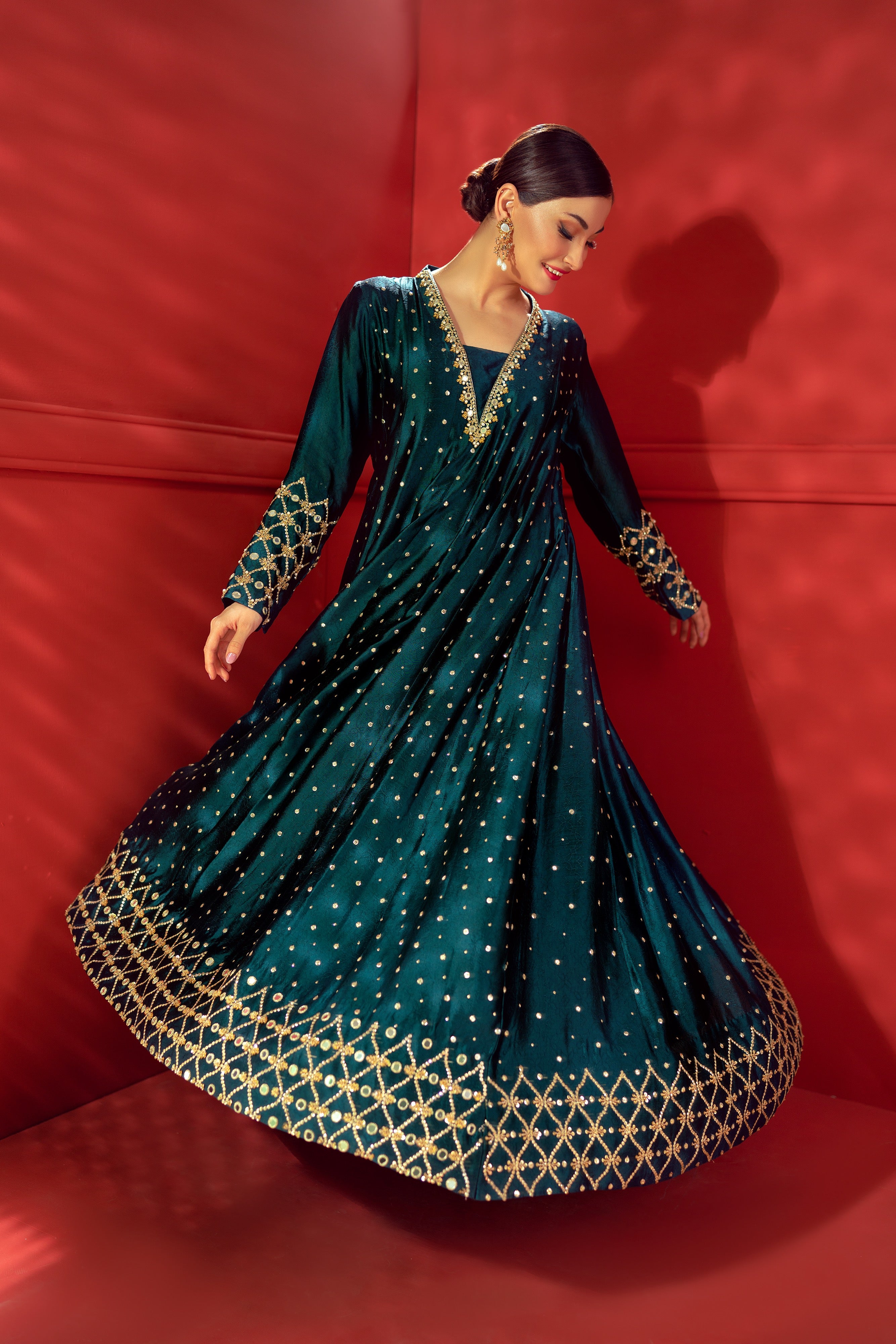 Teal Temptation – Rabail Omar